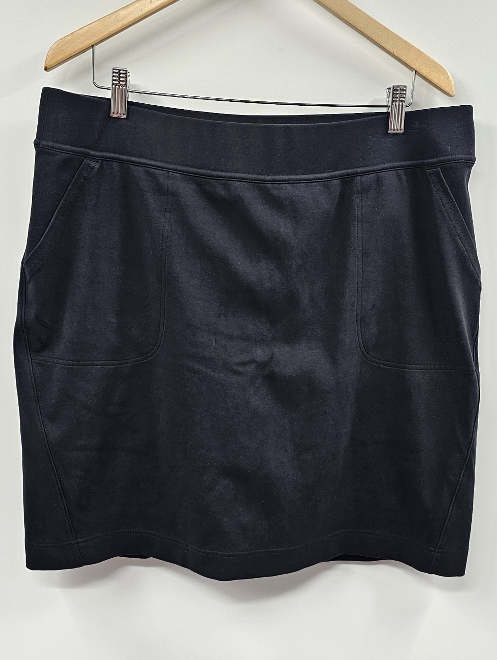 Duluth Trading Co Black Knit Skort Size Large